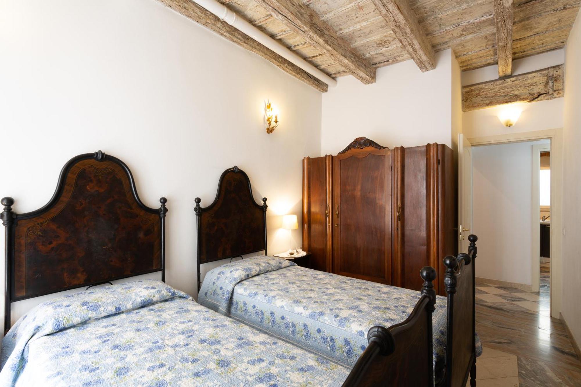 La Castellana Apartment แบร์กาโม ภายนอก รูปภาพ