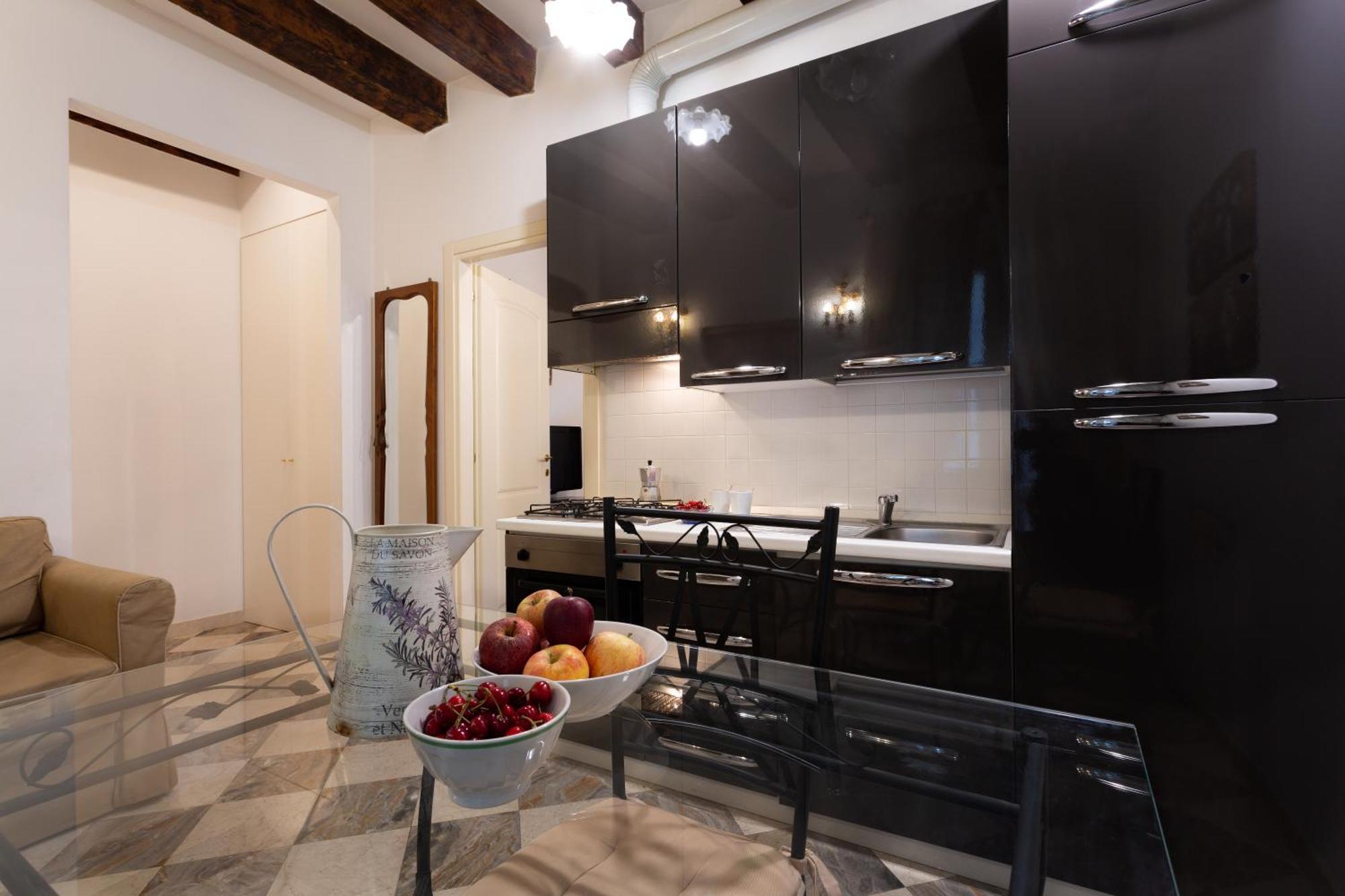 La Castellana Apartment แบร์กาโม ภายนอก รูปภาพ