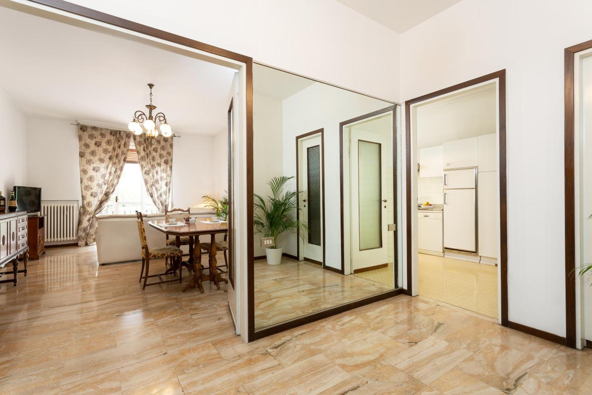 La Castellana Apartment แบร์กาโม ภายนอก รูปภาพ